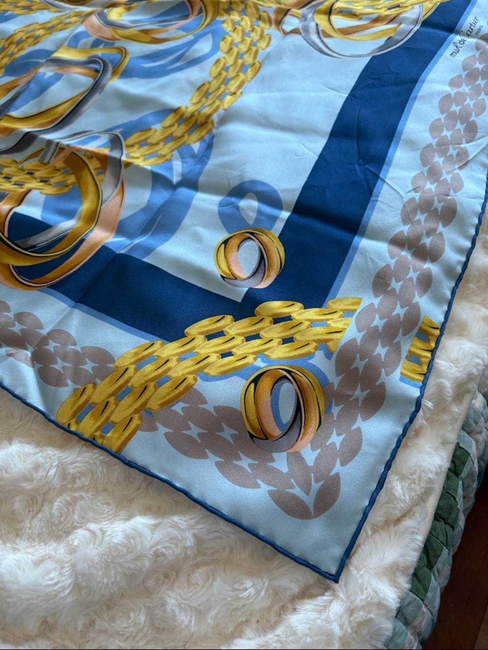 Authentic Cartier must de Cartier Blue and Gold Chain Print Silk Scarf NEW - Picture 6 of 9